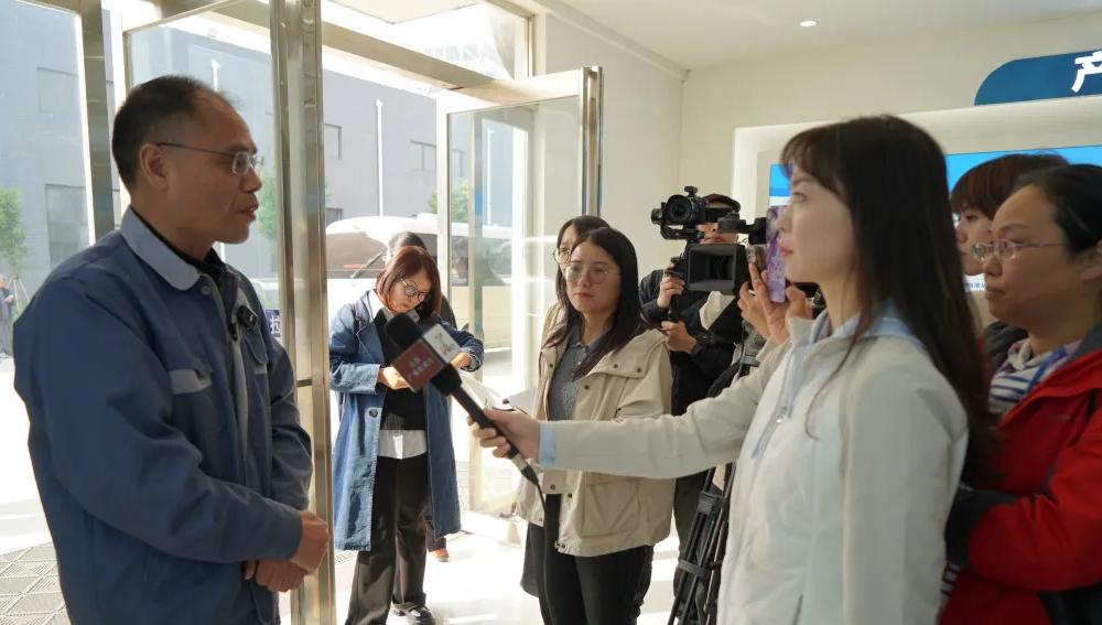 襄城工艺领先国际!引来20余位主流媒体记者探访
